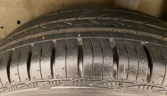 2015 Maruti Celerio VXI AMT, Petrol, Automatic, 1,16,265 km, Left Rear Tyre Tread
