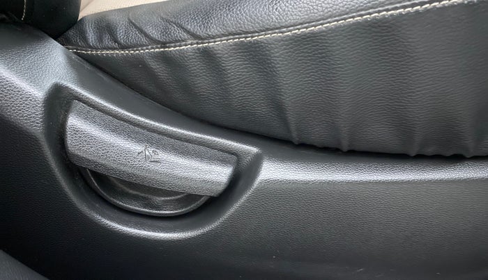 2019 Hyundai Grand i10 1.2 KAPPA SPORTZ (O), Petrol, Manual, 28,787 km, Driver Side Adjustment Panel