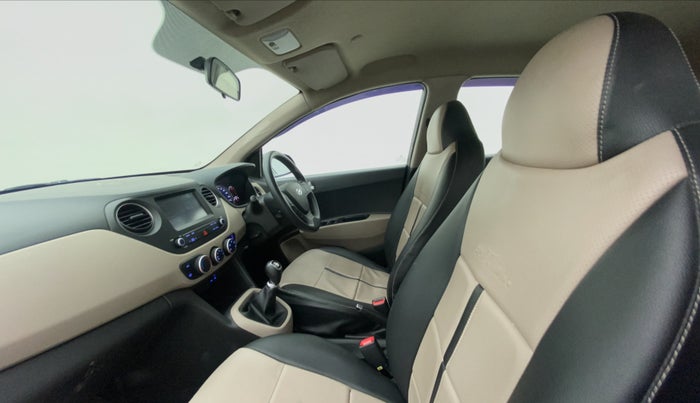 2019 Hyundai Grand i10 1.2 KAPPA SPORTZ (O), Petrol, Manual, 28,787 km, Right Side Front Door Cabin