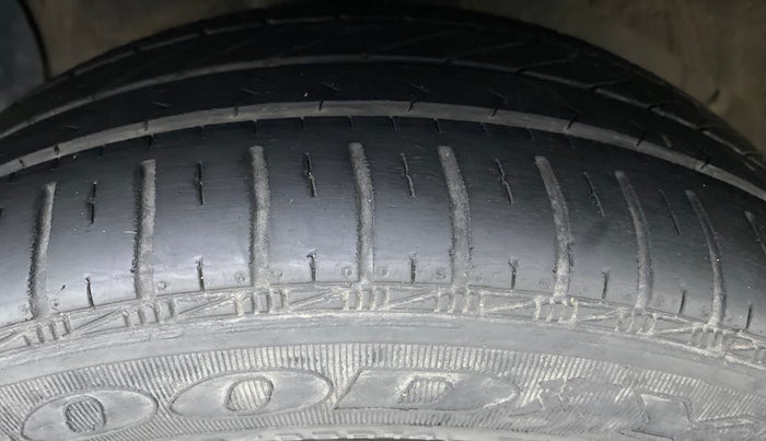 2019 Hyundai Grand i10 1.2 KAPPA SPORTZ (O), Petrol, Manual, 28,787 km, Left Front Tyre Tread