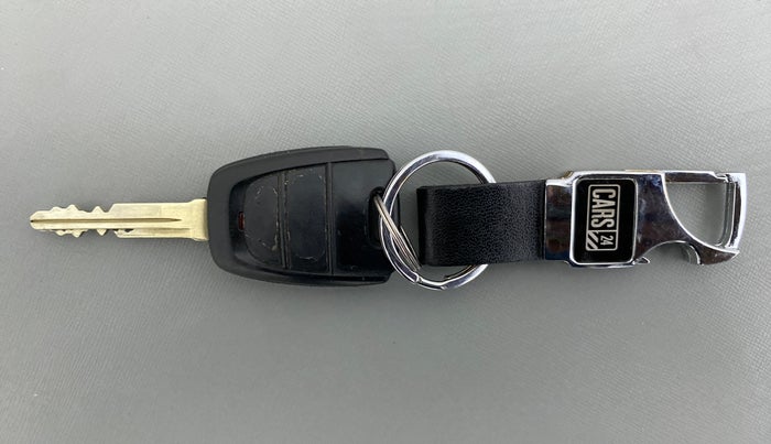 2019 Hyundai Grand i10 1.2 KAPPA SPORTZ (O), Petrol, Manual, 28,787 km, Key Close Up