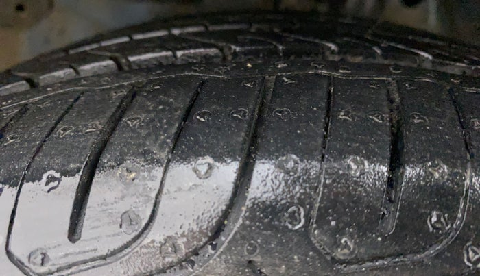2014 Honda Amaze 1.2L I-VTEC S, Petrol, Manual, 68,857 km, Left Front Tyre Tread