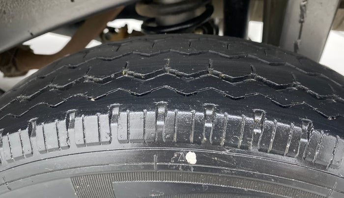 2019 Maruti Eeco 5 STR WITH A/C+HTR, Petrol, Manual, 30,291 km, Left Rear Tyre Tread