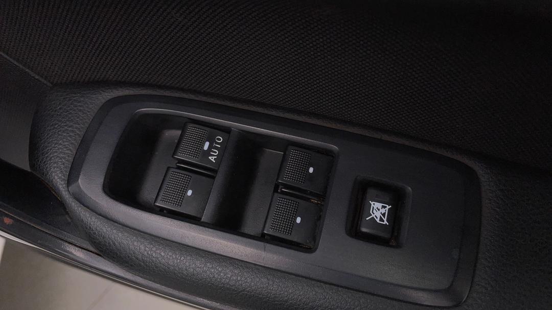 2019 Ford Ranger Xl 3.2 (4x4), Automatic, 130123 km, Drivers Side Door Panel Controls