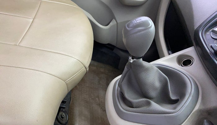 2014 Datsun Go T, Petrol, Manual, 61,184 km, Gear Lever