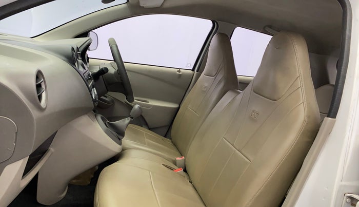 2014 Datsun Go T, Petrol, Manual, 61,184 km, Right Side Front Door Cabin