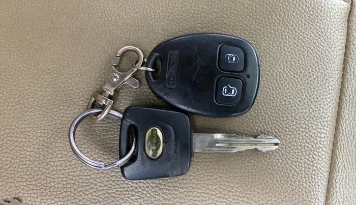 2014 Datsun Go T, Petrol, Manual, 61,184 km, Key Close Up