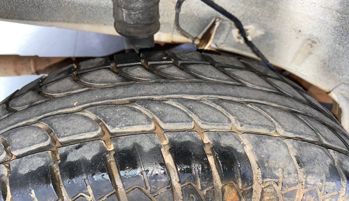 2014 Datsun Go T, Petrol, Manual, 61,184 km, Right Rear Tyre Tread