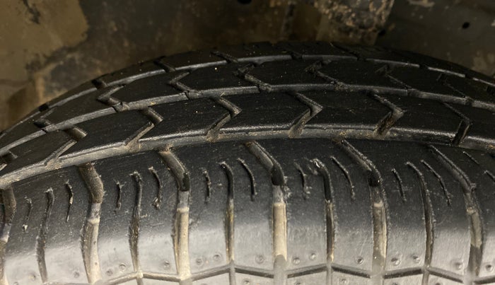 2013 Maruti Swift VDI, Diesel, Manual, 50,384 km, Right Front Tyre Tread