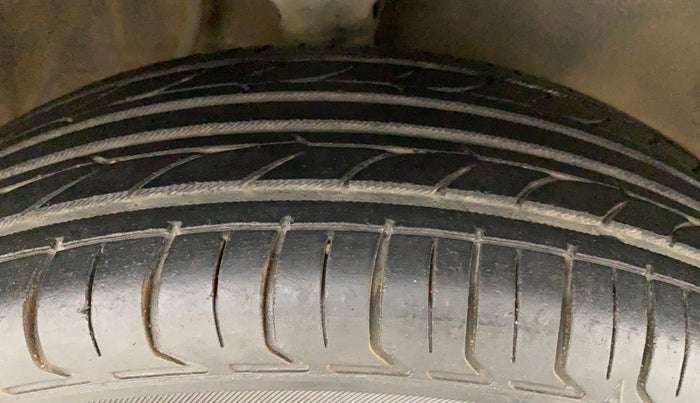 2015 Maruti Alto K10 VXI, Petrol, Manual, 81,846 km, Right Front Tyre Tread