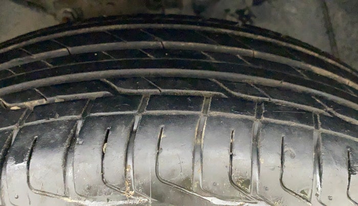 2020 Tata NEXON XM PETROL, Petrol, Manual, 26,634 km, Right Front Tyre Tread