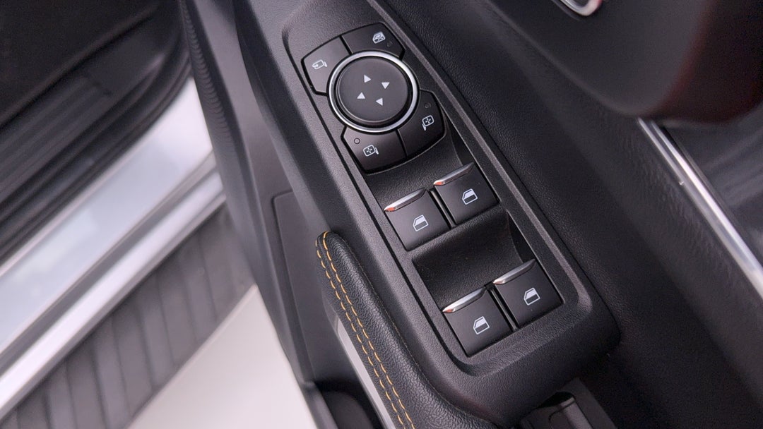 2022 Ford Ranger Wildtrak 3.0 (4x4), Automatic, 67635 km, Drivers Side Door Panel Controls