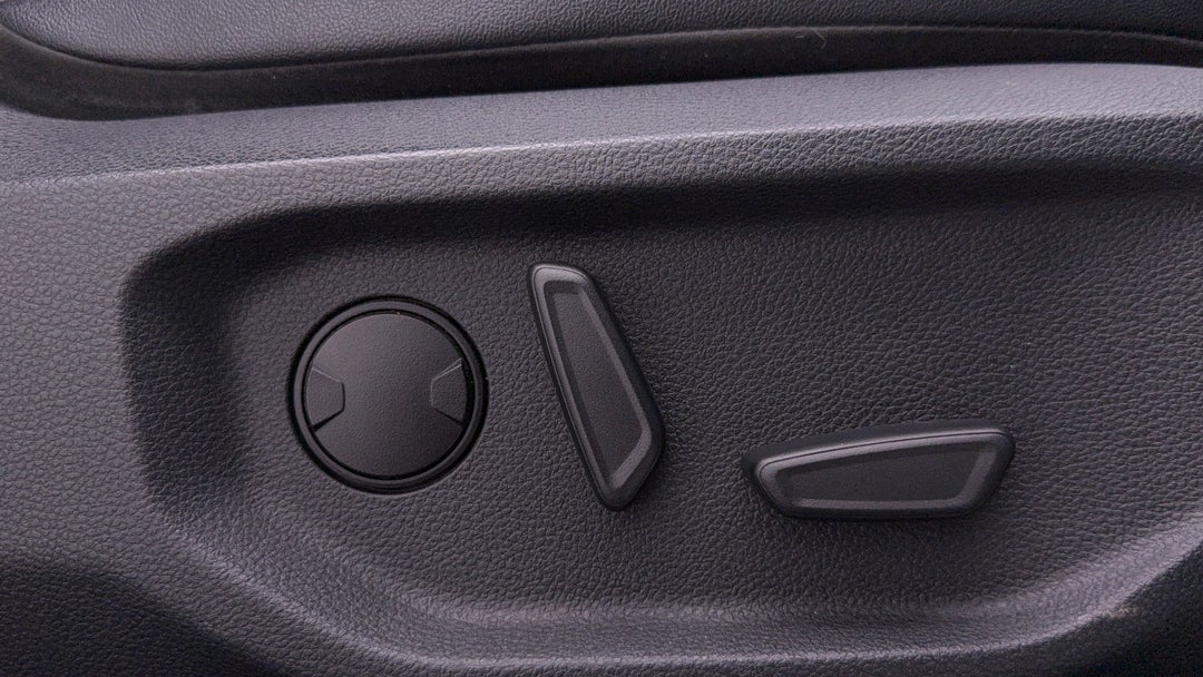 2022 Ford Ranger Wildtrak 3.0 (4x4), Automatic, 67635 km, Drivers Side Adjustment Panel