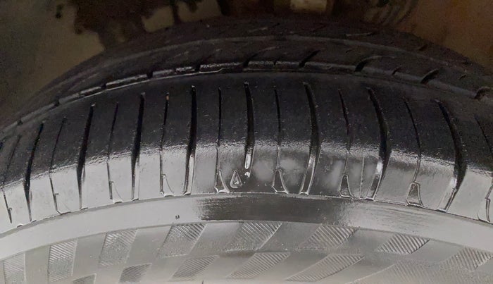 2016 Volkswagen Polo HIGHLINE1.5L, Diesel, Manual, 86,963 km, Left Front Tyre Tread