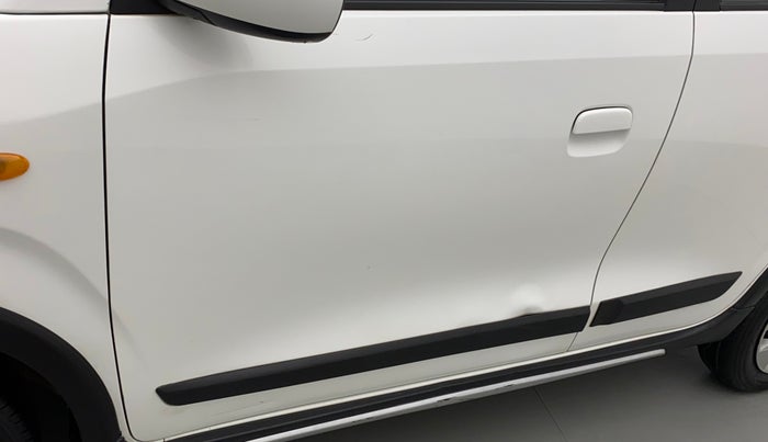 2019 Maruti New Wagon-R VXI 1.2, Petrol, Manual, 50,007 km, Front passenger door - Slight discoloration