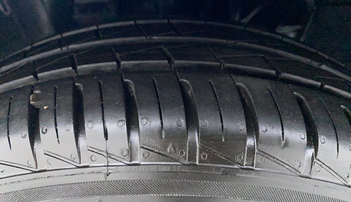 2021 Datsun Redi Go T (O), Petrol, Manual, 641 km, Left Front Tyre Tread