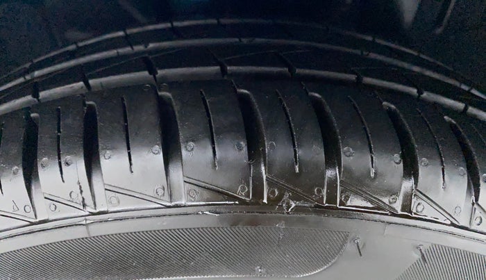 2021 Datsun Redi Go T (O), Petrol, Manual, 641 km, Right Front Tyre Tread