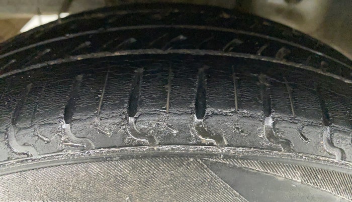2018 Hyundai Eon ERA PLUS, Petrol, Manual, 51,864 km, Right Rear Tyre Tread