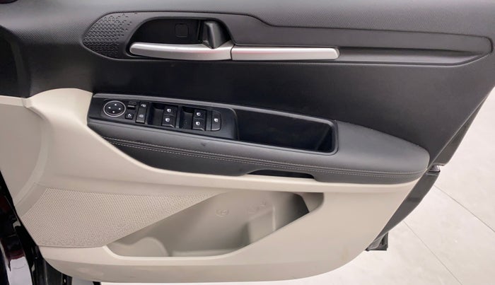 2021 KIA SONET HTX 1.0 IMT, Petrol, Manual, 18,786 km, Driver Side Door Panels Control