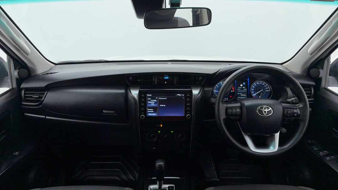 2022 Toyota Fortuner Gx, Automatic, 98033 km, Dashboard View