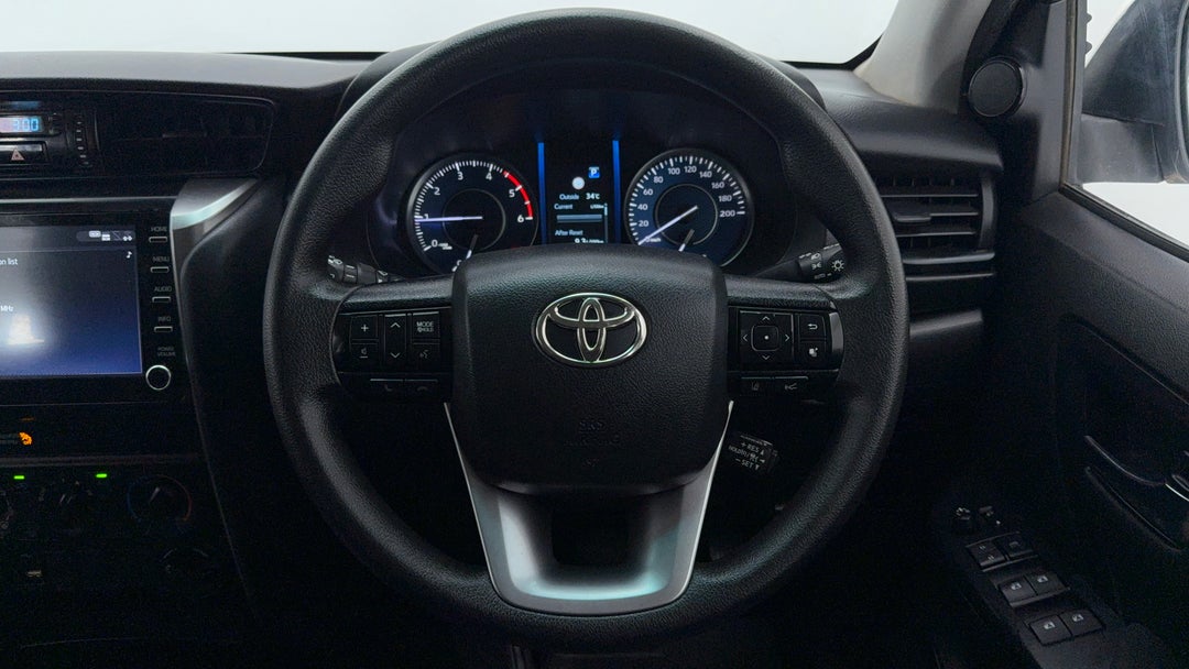 2022 Toyota Fortuner Gx, Automatic, 98033 km, Steering Wheel Close-up