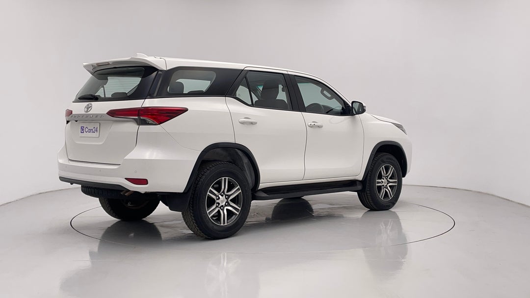 2022 Toyota Fortuner Gx, Automatic, 98033 km, Right Back Diagonal (45- Degree) View