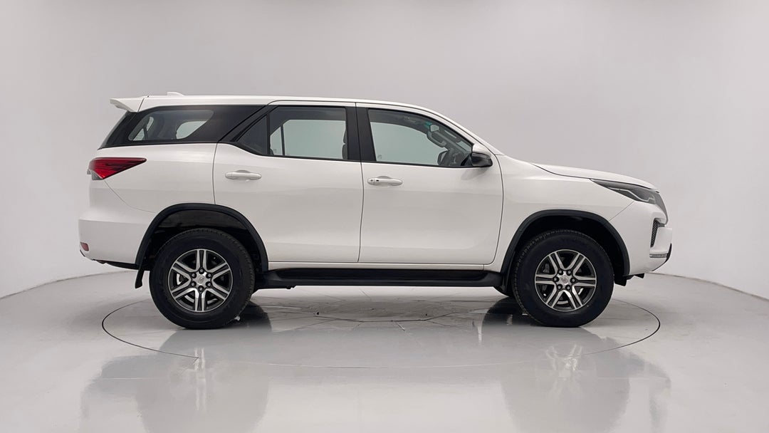 2022 Toyota Fortuner Gx, Automatic, 98033 km, Right Side View