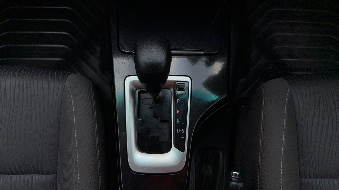 2022 Toyota Fortuner Gx, Automatic, 98033 km, Gear Lever 