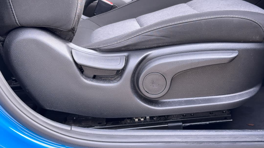 2022 Kia Stonic S, Automatic, 61661 km, Drivers Side Adjustment Panel