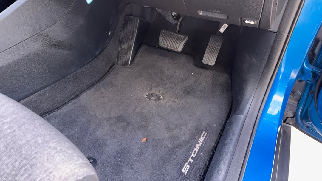 2022 Kia Stonic S, Automatic, 61661 km, Pedals and Footmat