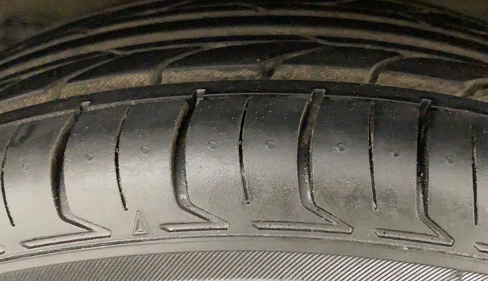 2014 Hyundai Xcent S 1.2, Petrol, Manual, 24,478 km, Right Rear Tyre Tread