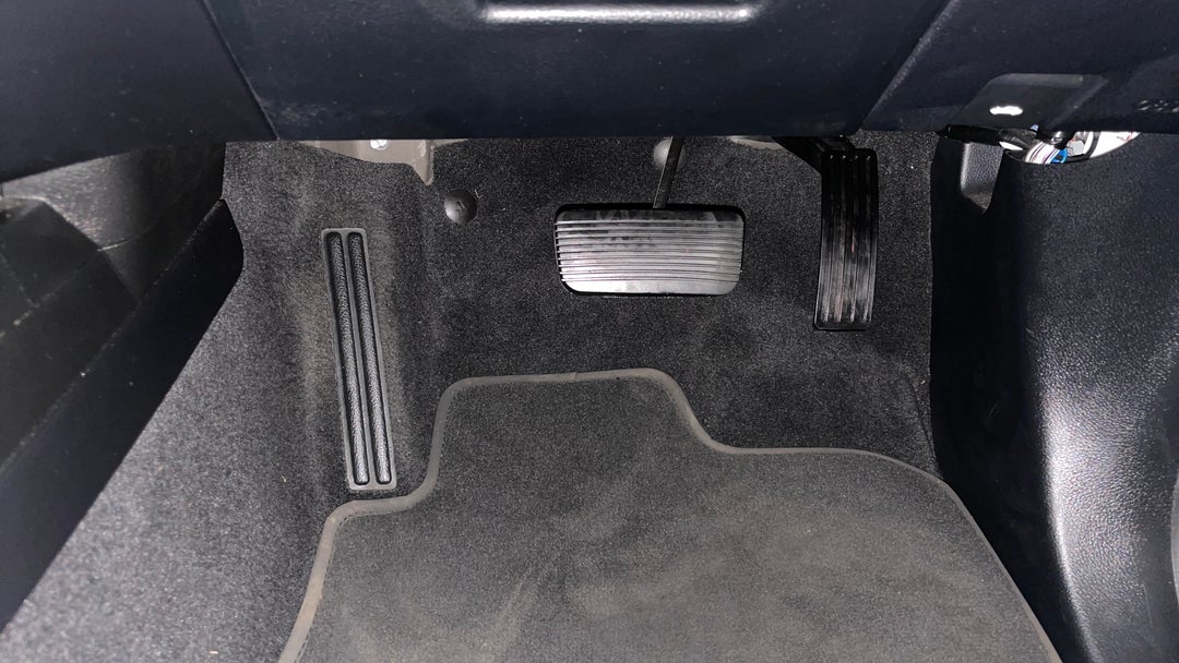 2022 Ford Everest Sport (rwd), Automatic, 37872 km, Pedals and Footmat