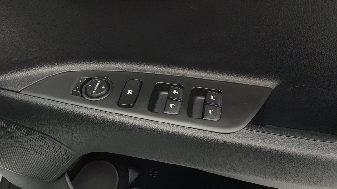 2023 Kia Stonic S, Automatic, 15587 km, Drivers Side Door Panel Controls