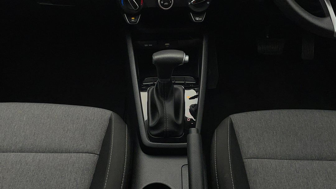 2023 Kia Stonic S, Automatic, 15587 km, Gear Lever 