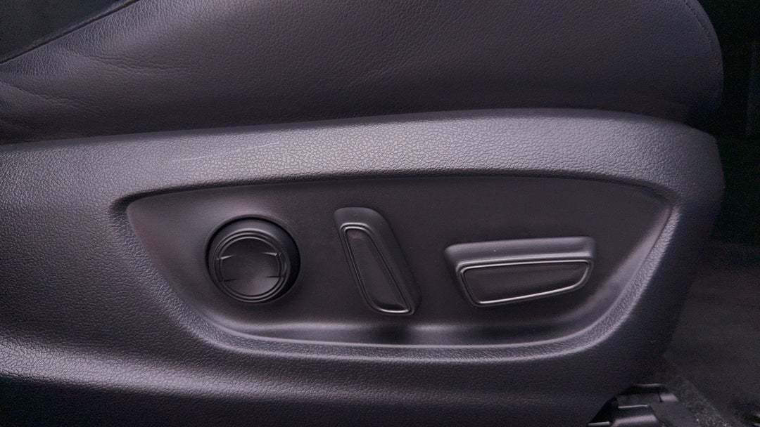 2020 Toyota Corolla Zr, Automatic, 38914 km, Drivers Side Adjustment Panel