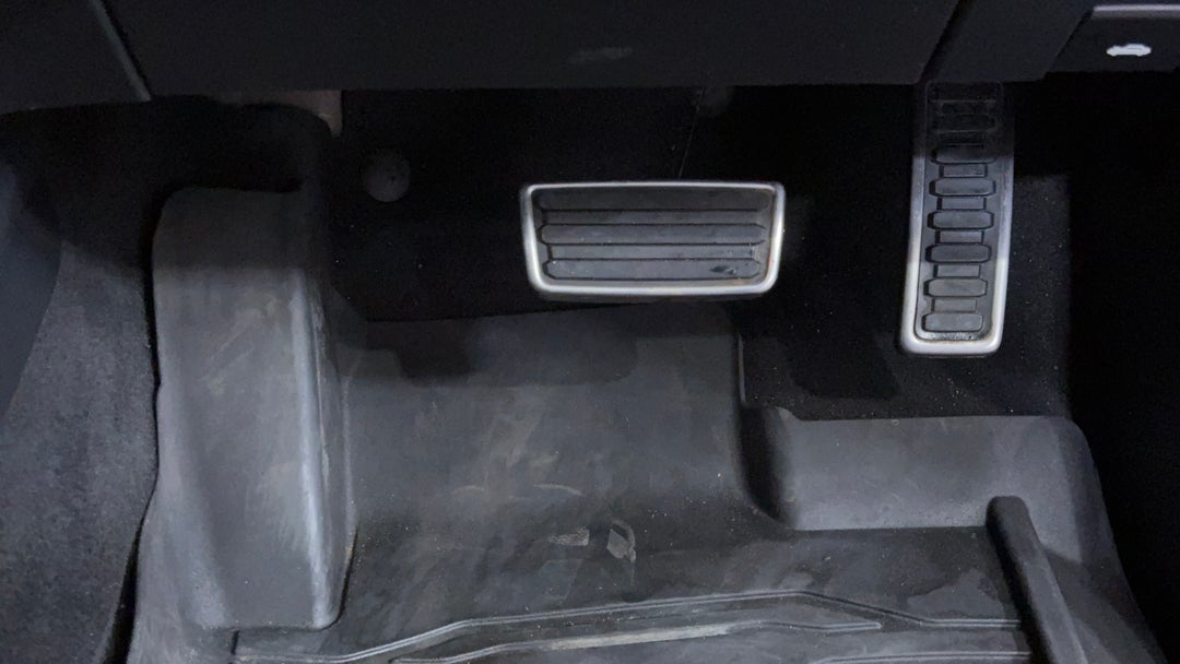 2020 Ford Ranger Raptor 2.0 (4x4), Automatic, 92455 km, Pedals and Footmat