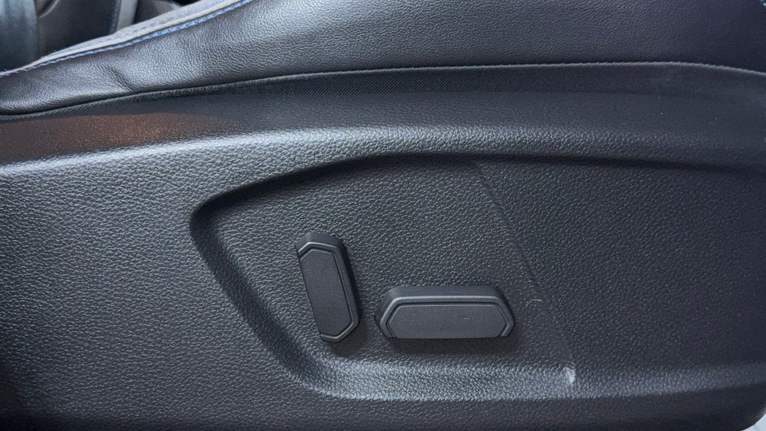 2020 Ford Ranger Raptor 2.0 (4x4), Automatic, 92455 km, Drivers Side Adjustment Panel