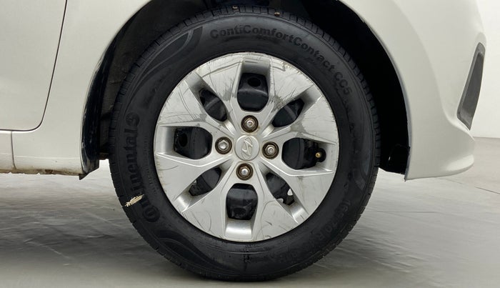 2014 Hyundai Xcent BASE 1.2, Petrol, Manual, 1,03,061 km, Right Front Wheel