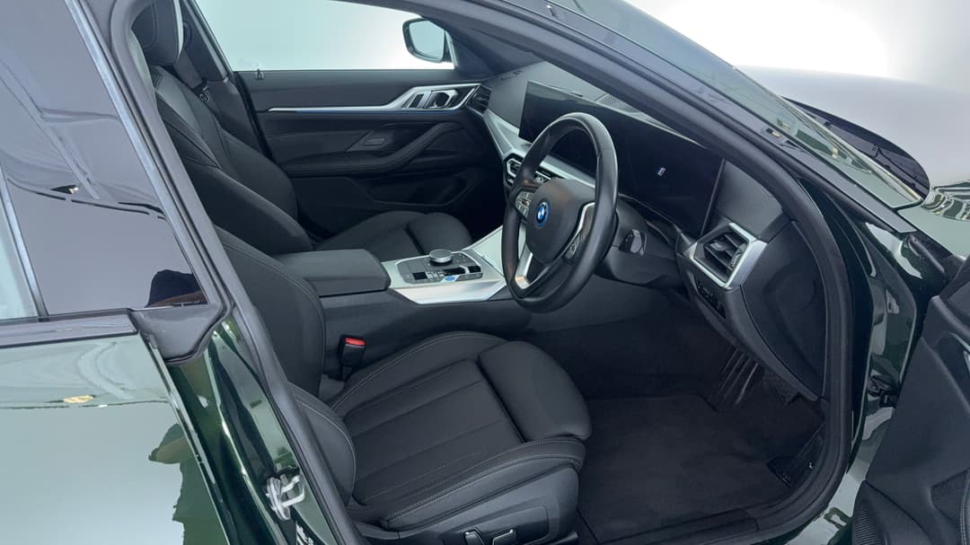 2024 BMW I4 Edrive35 Gran Coupe, Automatic, 11993 km, Right Side Front Door Cabin View