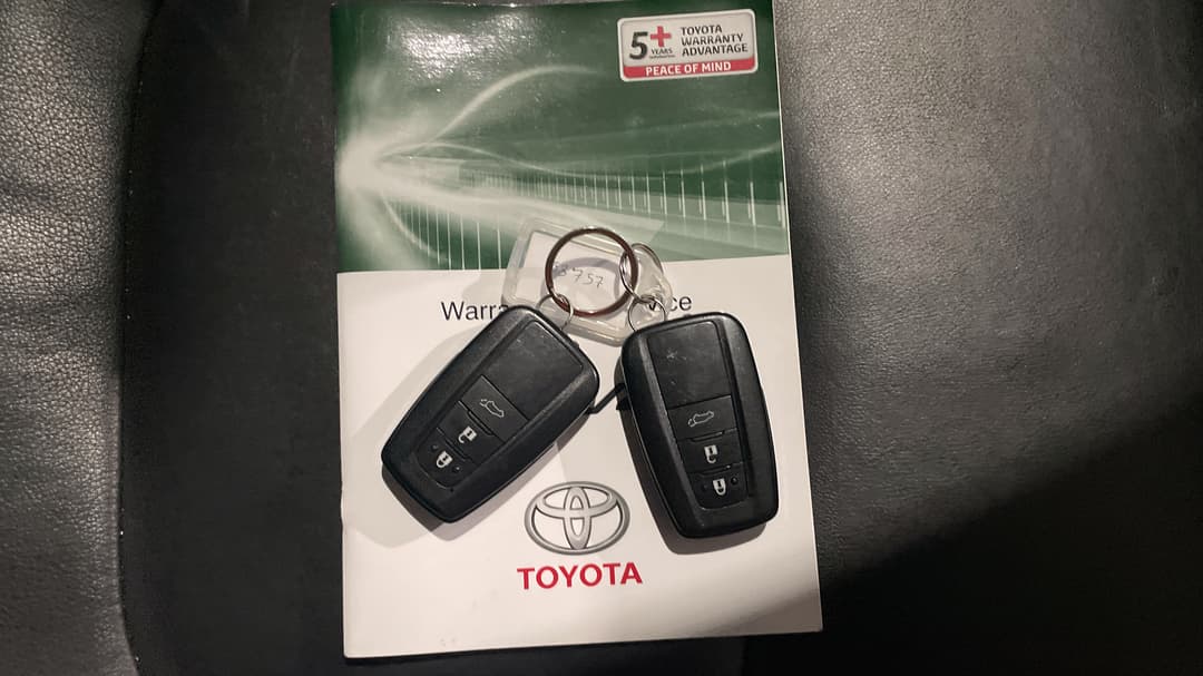 2019 Toyota RAV4 Cruiser (AWD) Hybrid, Automatic, 39377 km, Key Close-up