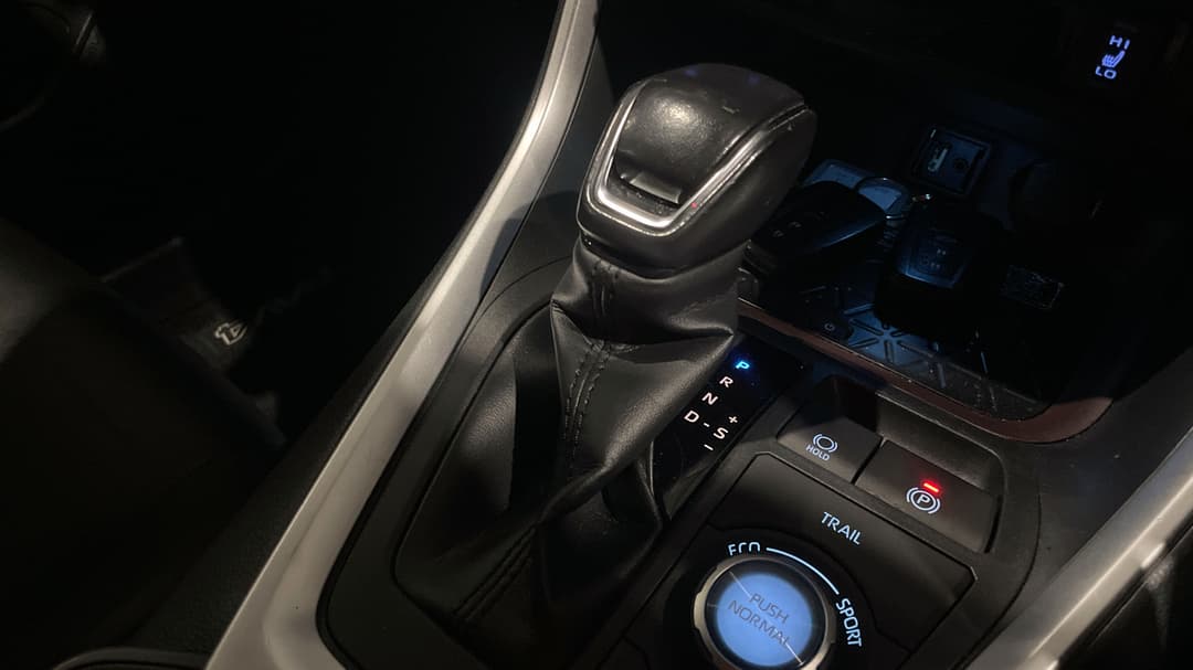 2019 Toyota RAV4 Cruiser (AWD) Hybrid, Automatic, 39377 km, Gear Lever 