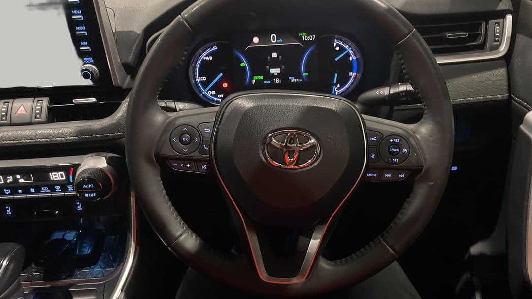 2019 Toyota RAV4 Cruiser (AWD) Hybrid, Automatic, 39377 km, Steering Wheel Close-up