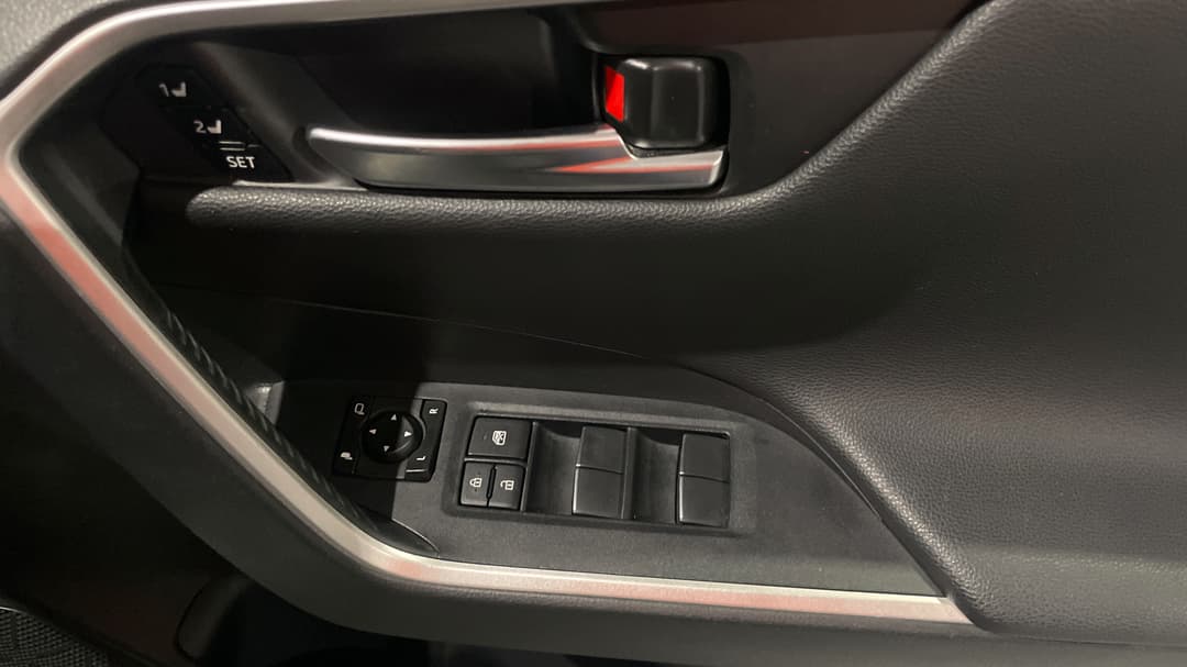 2019 Toyota RAV4 Cruiser (AWD) Hybrid, Automatic, 39377 km, Drivers Side Door Panel Controls