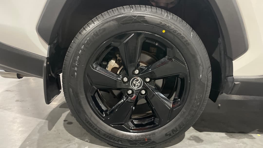 2019 Toyota RAV4 Cruiser (AWD) Hybrid, Automatic, 39377 km, Right Rear Wheel