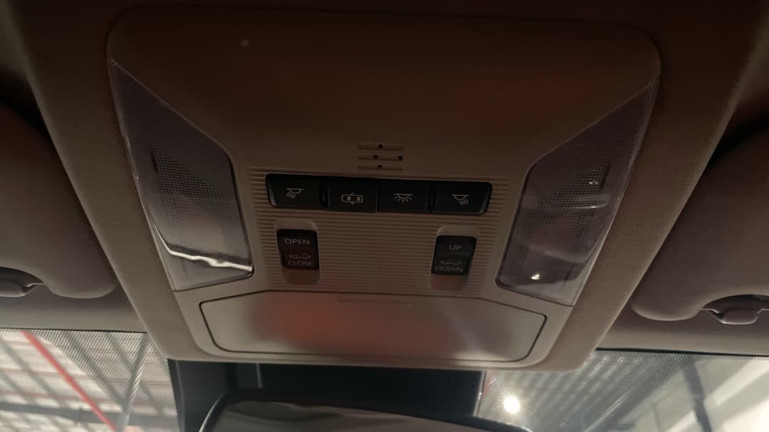 2019 Toyota RAV4 Cruiser (AWD) Hybrid, Automatic, 39377 km, On-Roof Controls/Sunglass holder