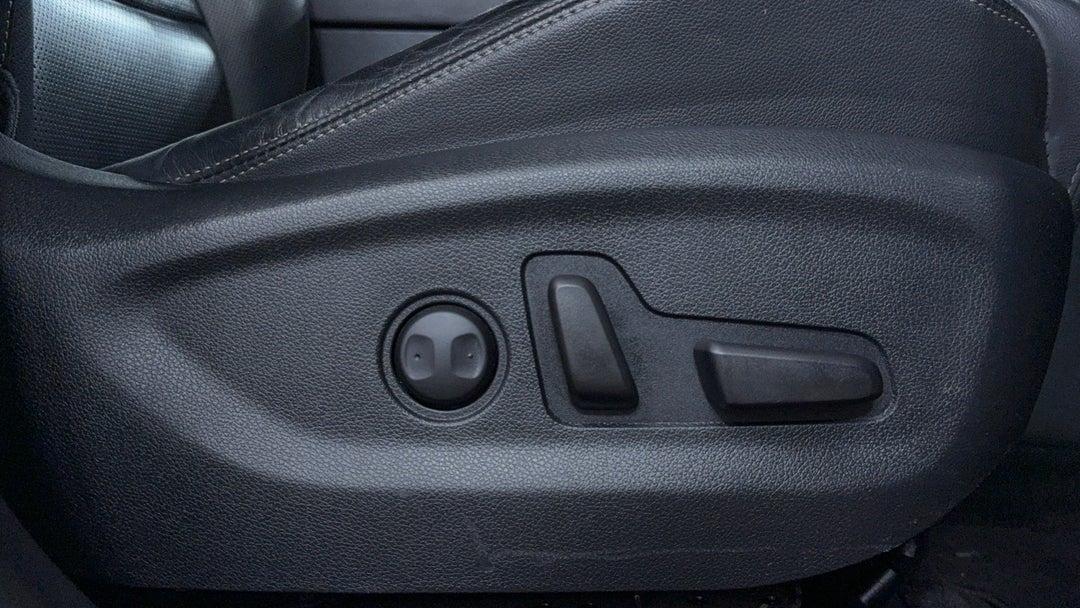 2016 Kia Sportage Platinum (AWD), Automatic, 113632 km, Drivers Side Adjustment Panel