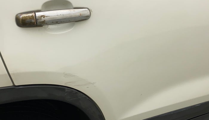 2019 Maruti Vitara Brezza ZDI AMT, Diesel, Automatic, 80,977 km, Right rear door - Minor scratches