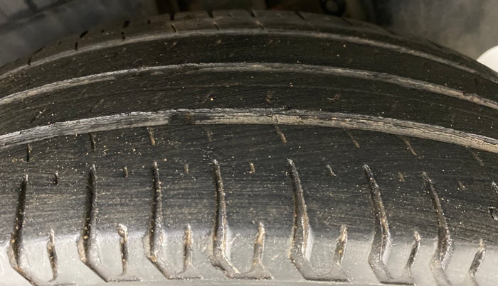 2017 Maruti Dzire VXI, Petrol, Manual, 67,756 km, Left Rear Tyre Tread