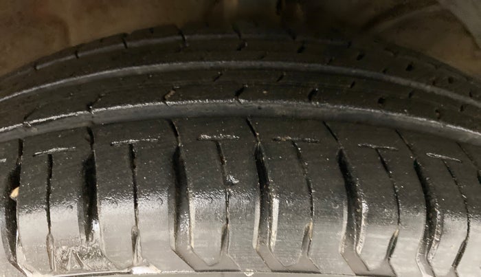 2017 Maruti Dzire VXI, Petrol, Manual, 67,756 km, Right Front Tyre Tread