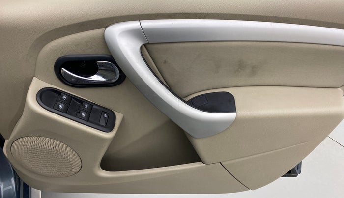 2016 Nissan Terrano XL P, Petrol, Manual, 19,844 km, Driver Side Door Panels Control